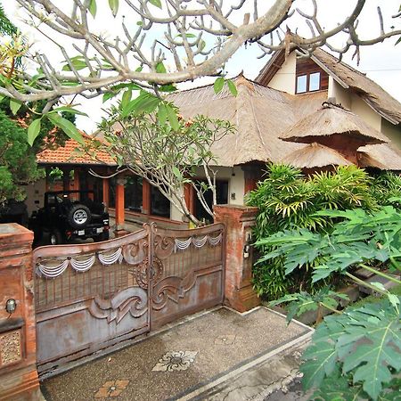 Villa Asih Ketewel Exterior photo